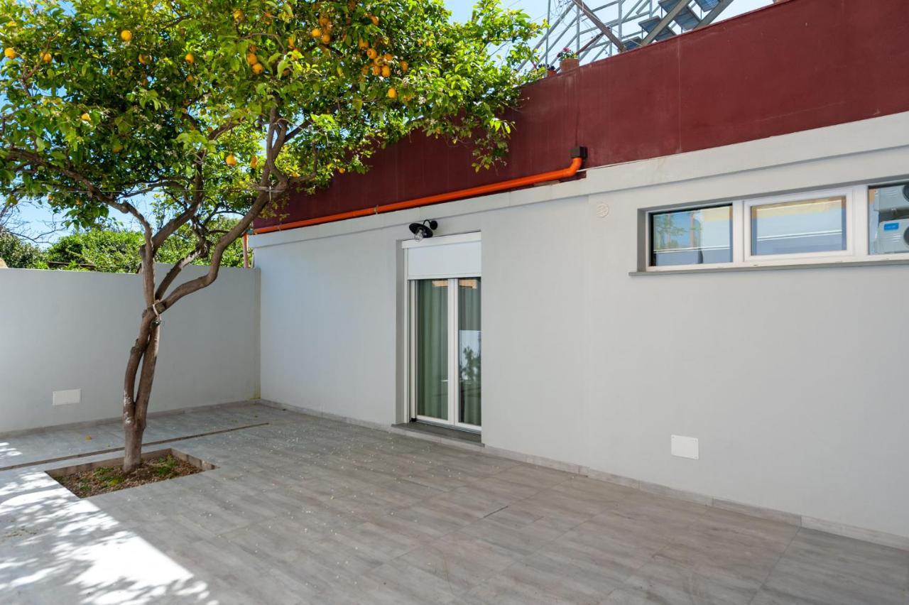 Lemon'S Apartment Elmas Экстерьер фото